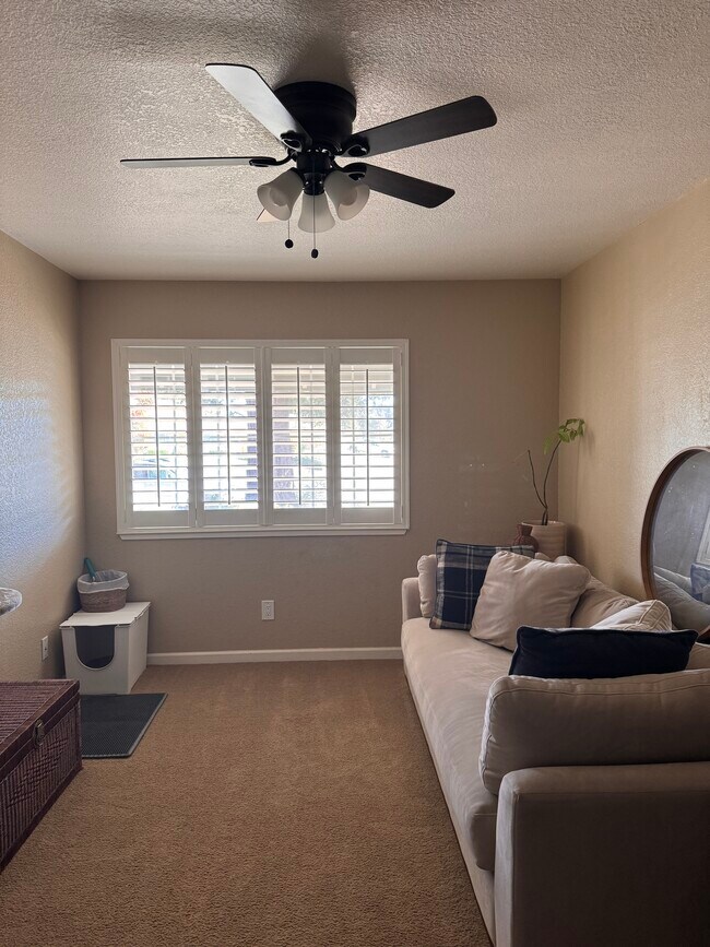 Building Photo - 1506 Crestmont Oak Dr