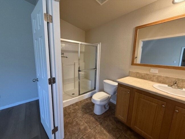 Building Photo - 2 Bed 2 Bath in the wonderful Community of...