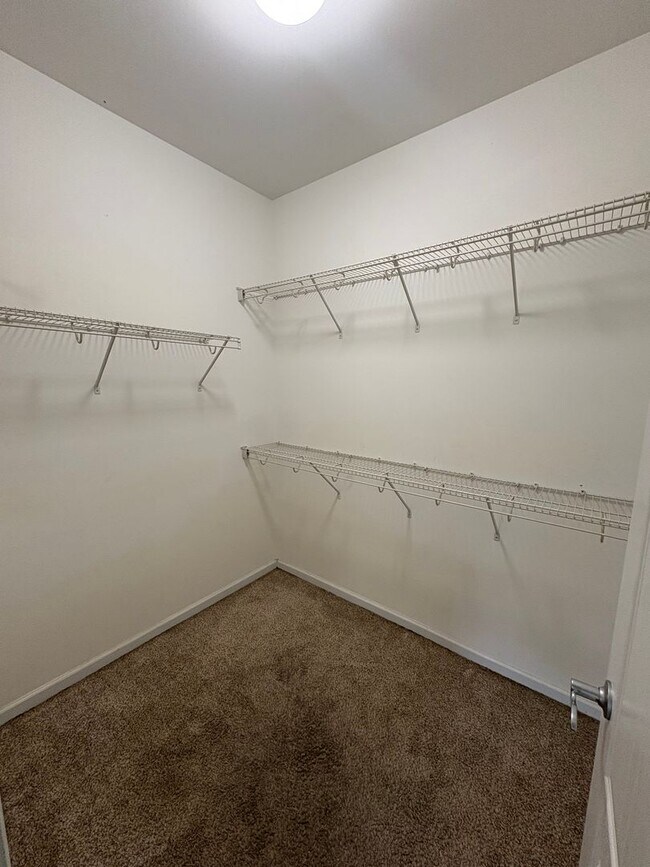 Building Photo - 5287 Promenade Dr