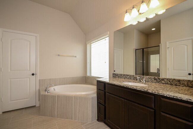 Building Photo - 1326 Watercrest Park Ln
