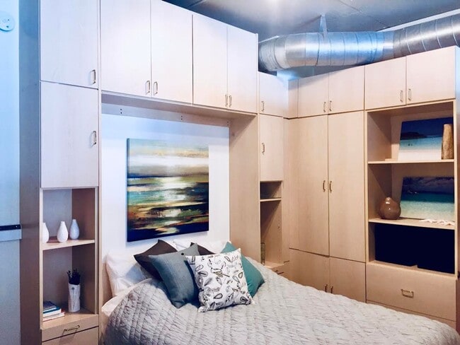 Building Photo - 408 NW 12th Ave