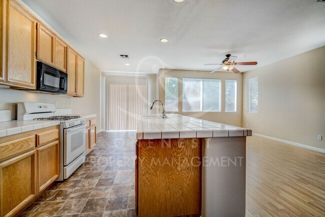 Building Photo - Welcome Home | 4-bedroom, 2-bathroom home nestled in the desirable Foskett Ranch area!