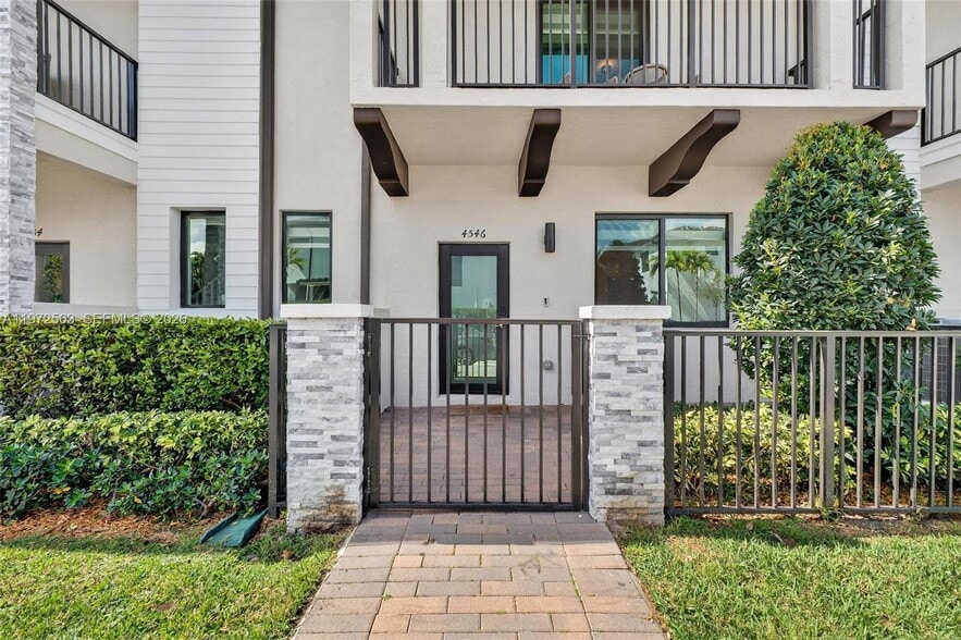 Building Photo - 4546 NW 83rd Ave