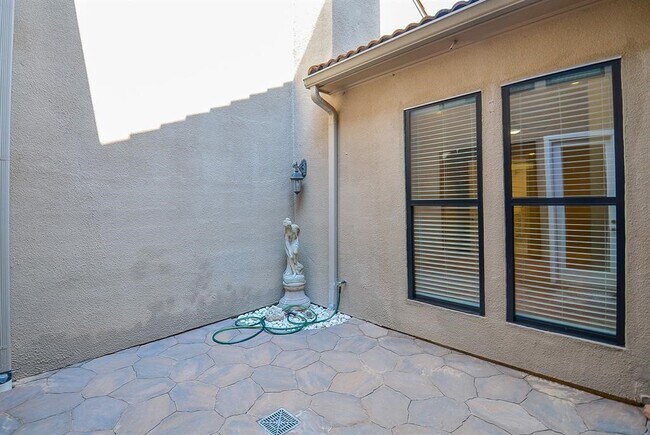 Building Photo - 15735 Tanya Cir