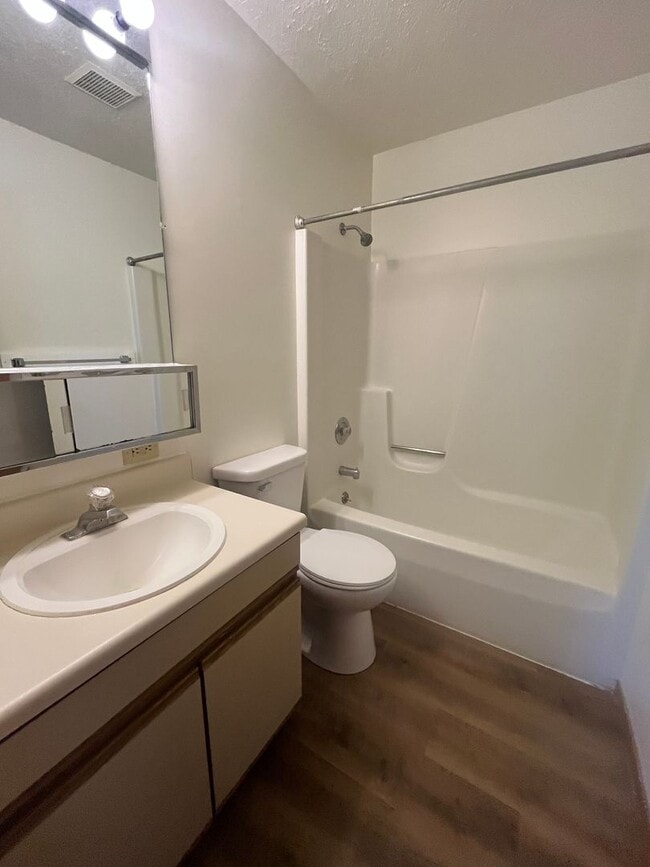 Building Photo - 429-6 HAMPTON PLACE