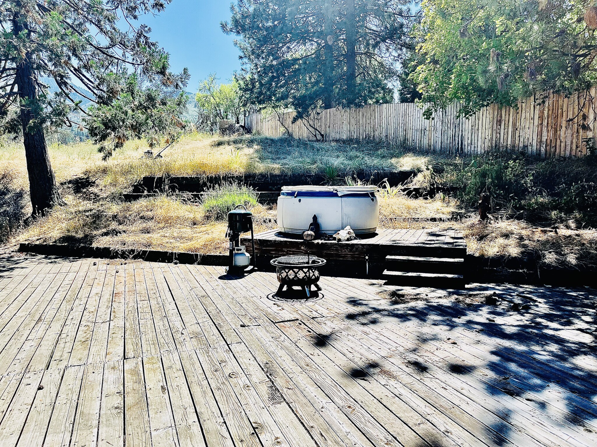 Hot tub & large deck w/grill - 1209 Ashland Mine Rd