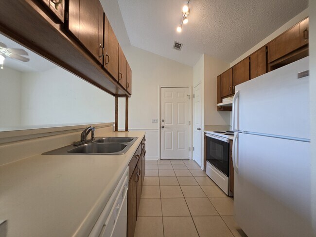Building Photo - 2289 Estate Cir