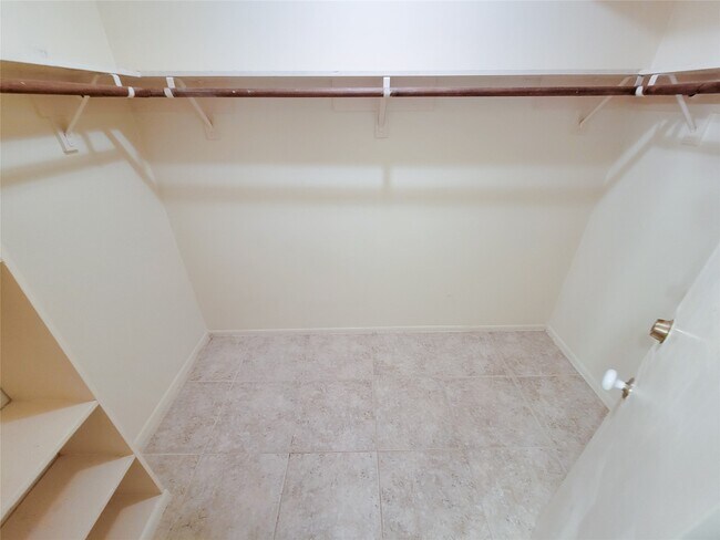 Building Photo - 1601 S Shepherd Dr