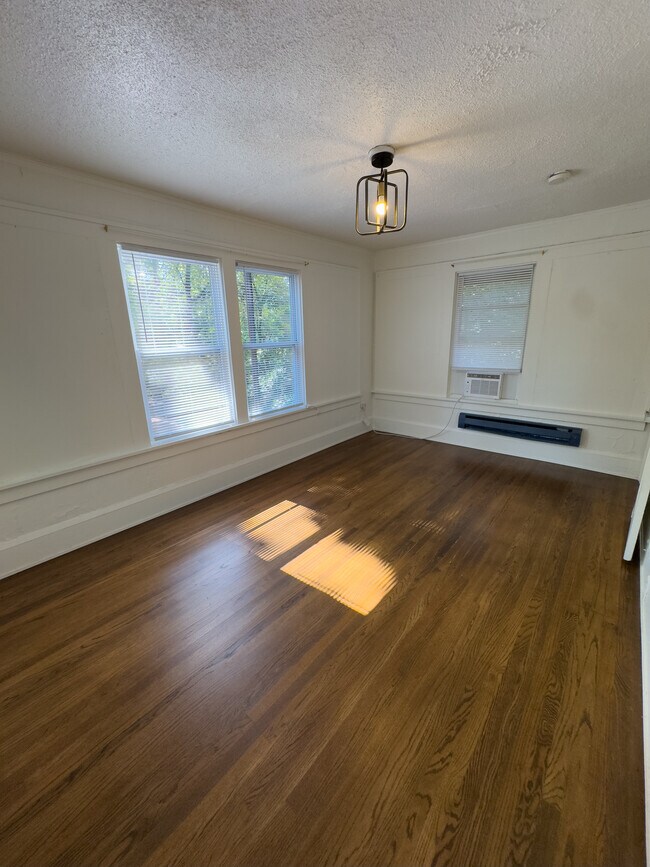 Building Photo - 3120 Cottage Grove Ave