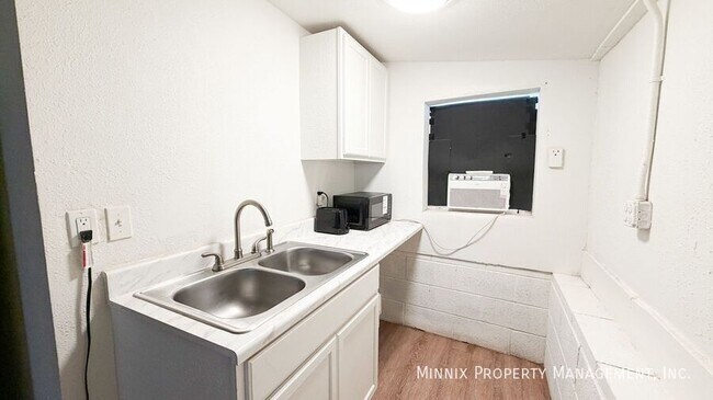 Building Photo - 3702 Avenue R