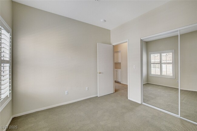 Building Photo - 251 S Green Valley Pkwy
