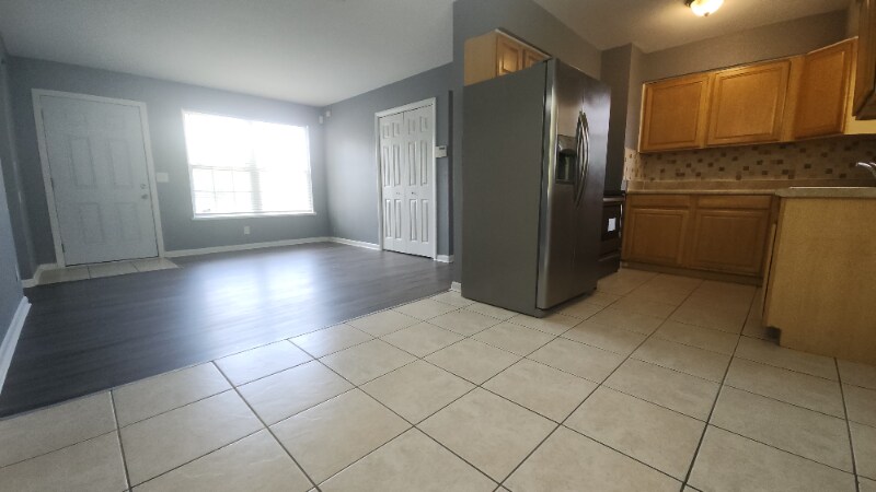 Building Photo - 2625 Kershaw Dr W