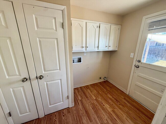 Building Photo - Charming, Updated Ranch-Style Home Near Lake Loveland