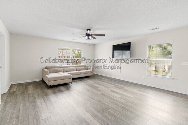 Building Photo - 215 Tigers Paw Dr