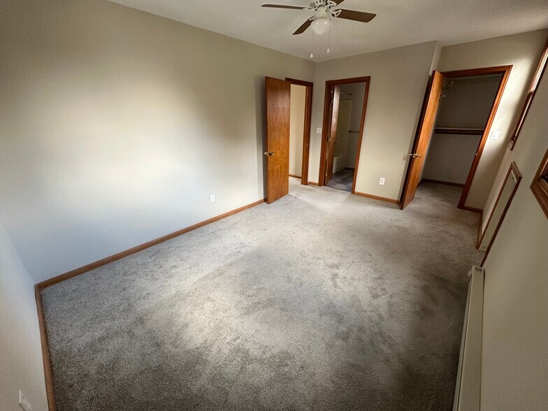 Building Photo - 2886 Norwood St