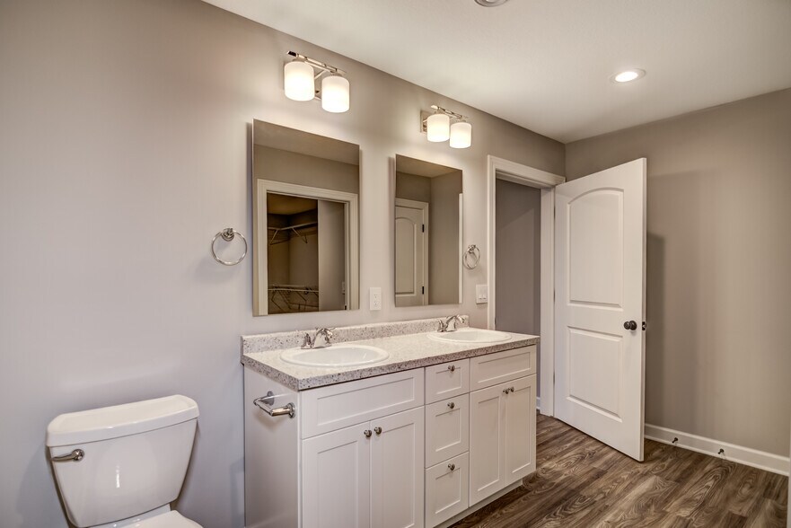 Building Photo - 1543 Charleston Dr