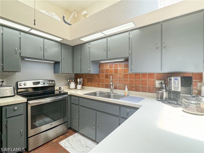 Building Photo - 1042 Oak Forest Dr