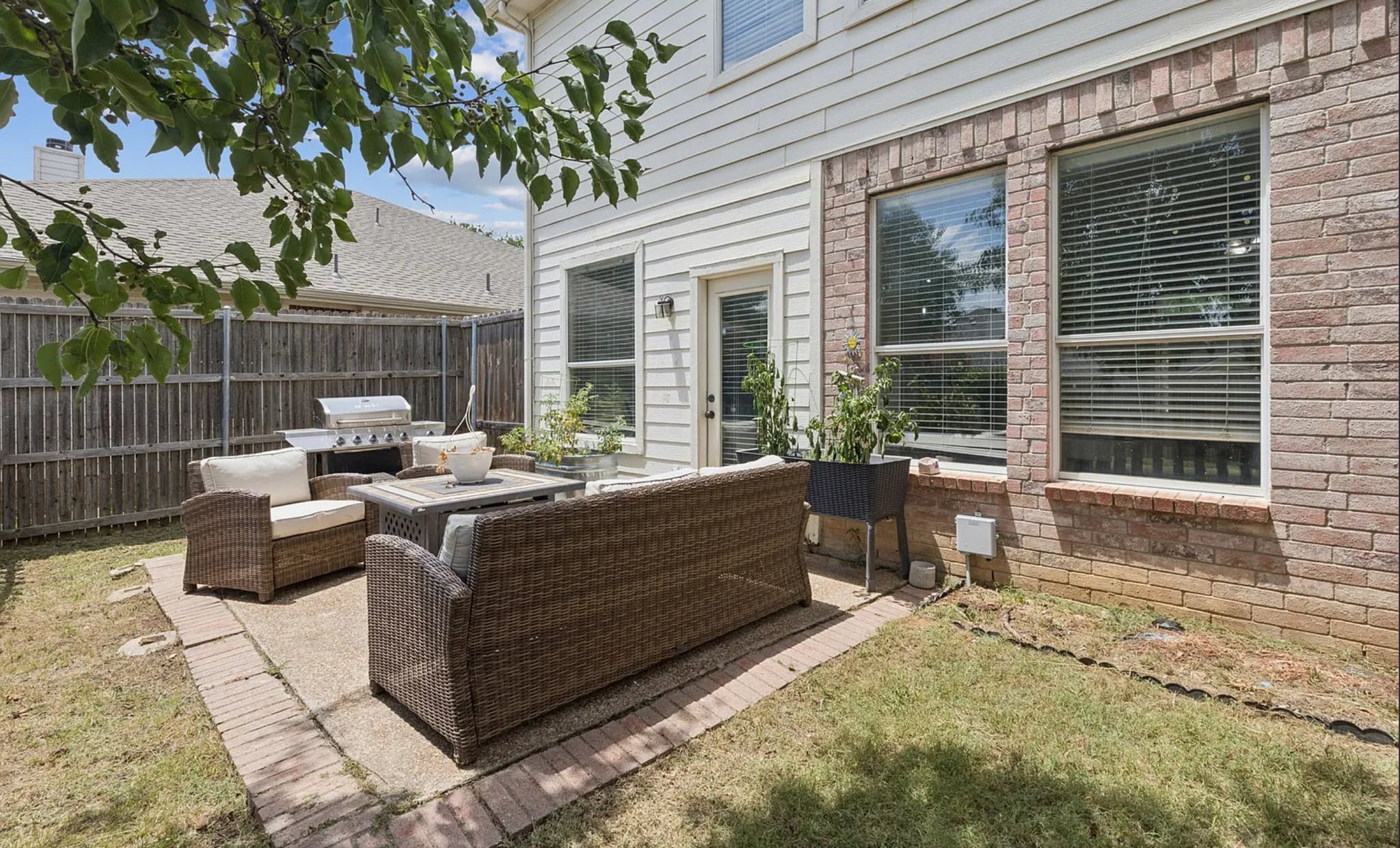 Building Photo - 1710 Mallard Dr