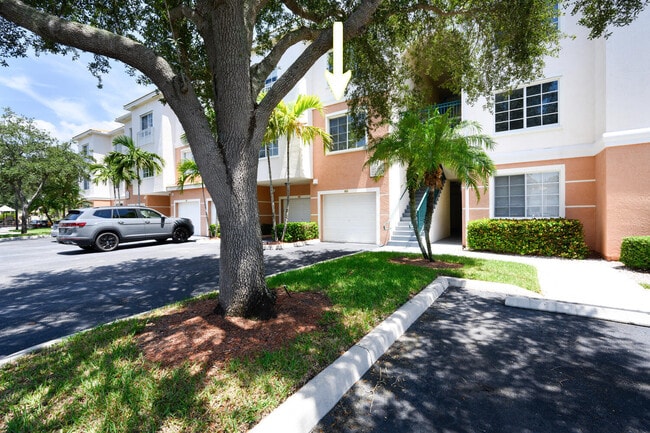 Building Photo - 5205 Myrtlewood Cir E