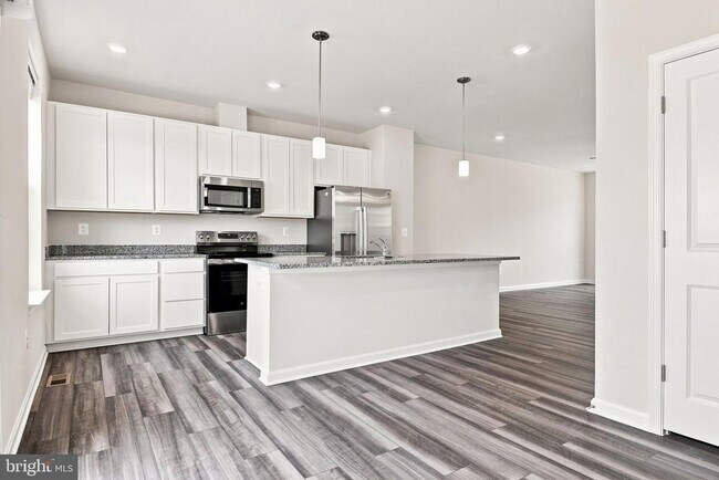 Building Photo - 417 Seeback Dr