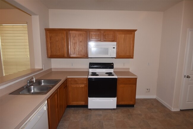 Building Photo - 16807 Mammoth Springs Dr