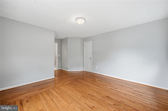 Building Photo - 2918 Monroe Pl