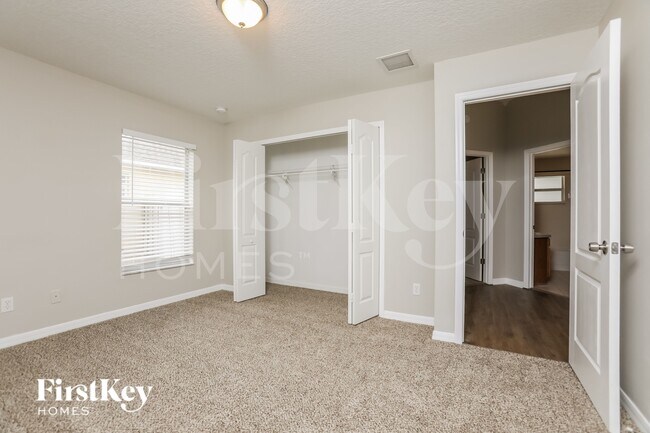 Building Photo - 34333 Shadewood Cir