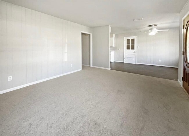 Building Photo - 809 Cub Ln