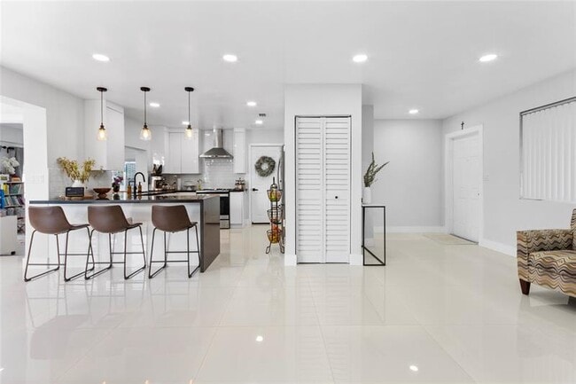 Building Photo - 8580 NW 11th Ct