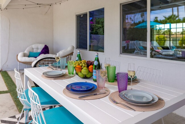 Building Photo - Stunning Desert Contemporary Home in Sunrise Park (Monthly Only - No Long Term)