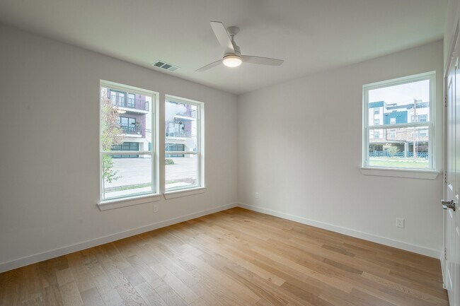 Building Photo - Perfect New Standalone 4 bed 4 bath Close to Greenville Ave & Henderson