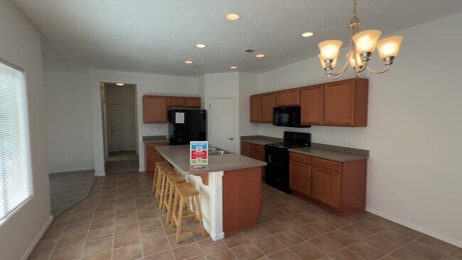 Building Photo - 3 Bedroom Town Home Near Rio Bravo Blvd SE & University Blvd SE In Mesa Del Sol!