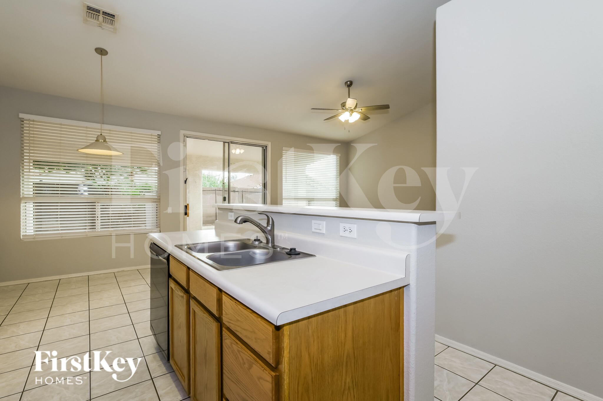 Building Photo - 1809 E Oakland St