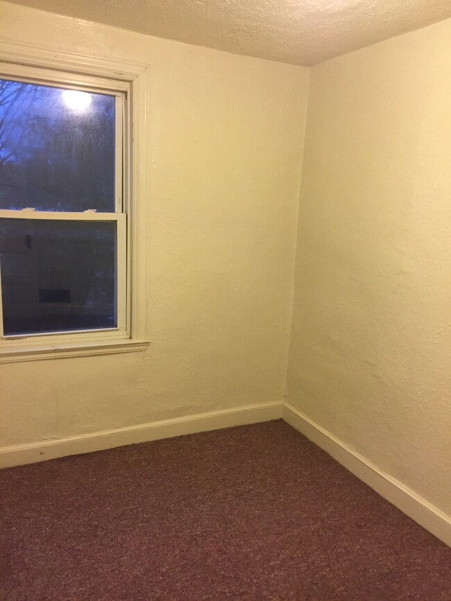 Building Photo - 901 Bingham Ave