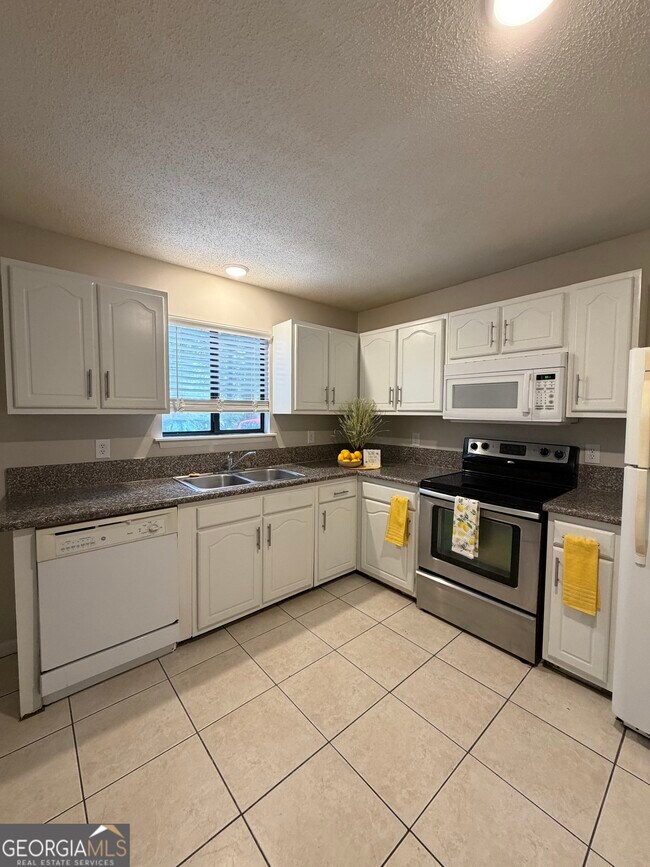 Building Photo - 113 Seaparc Cir