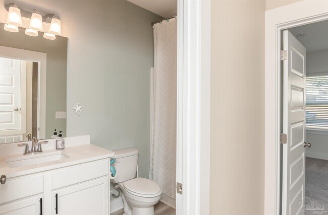 Building Photo - 1938 Westhill Dr