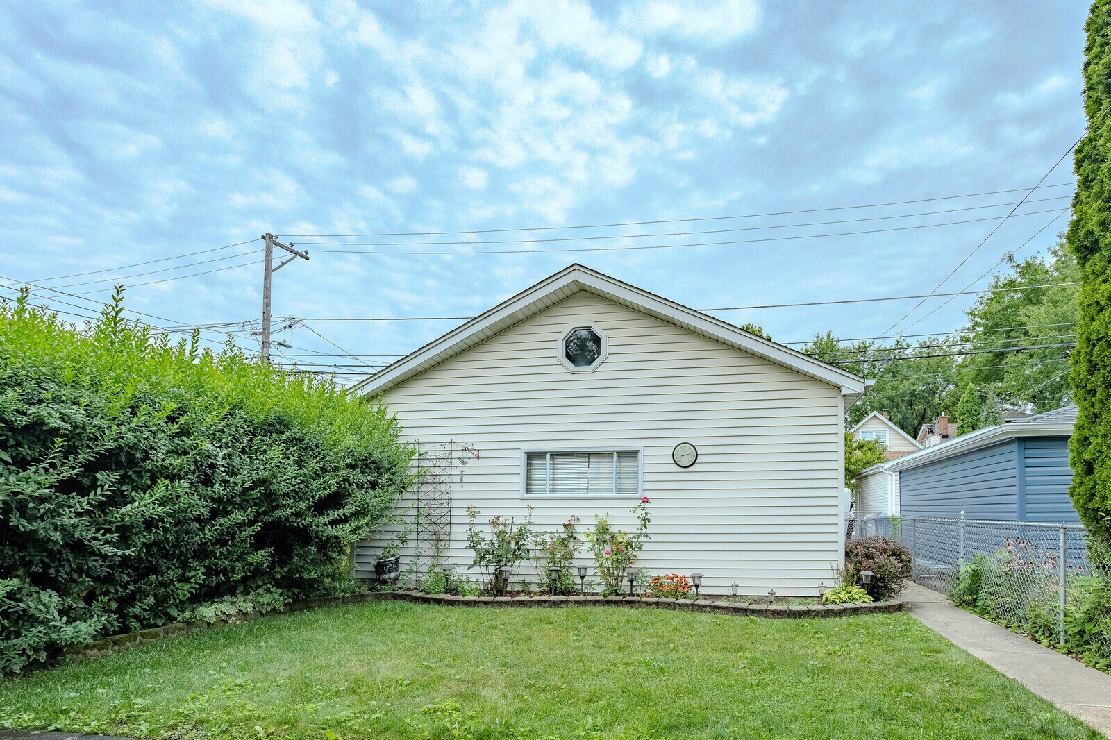 Building Photo - 5250 N Lieb Ave