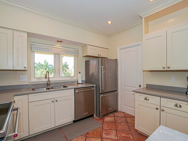 Building Photo - 5060 Harmony Cir