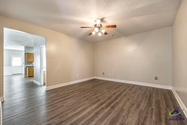 Building Photo - 206 Beau Claire Cir