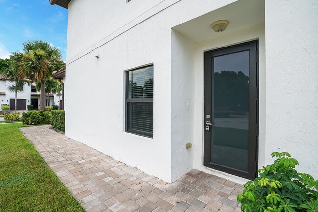 Building Photo - 352 Bella Sol Way