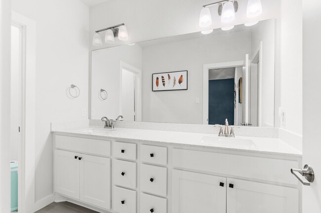 Building Photo - 2315 Rook Dr