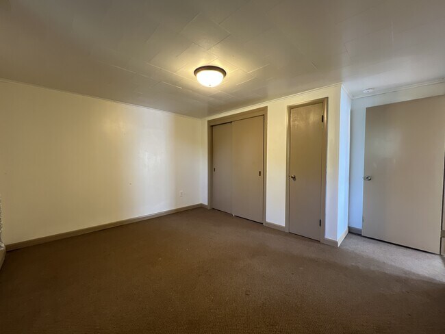 Building Photo - 1245 High Bluff St