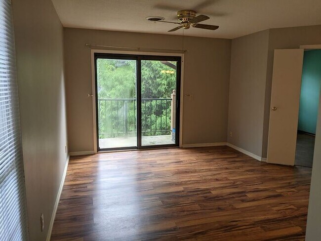 Building Photo - Village Quarter Condo