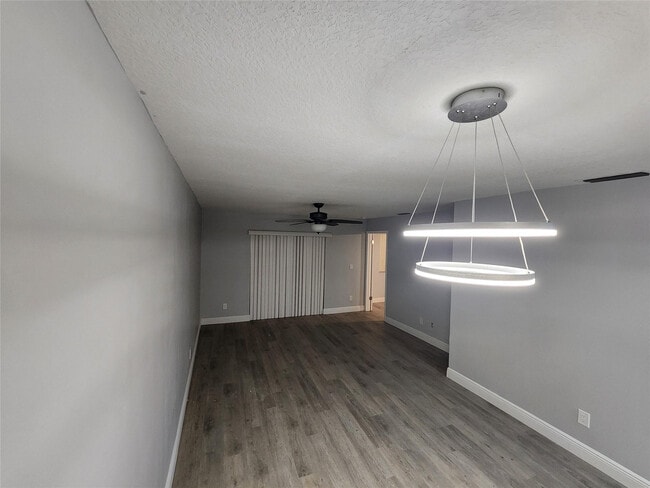 Building Photo - 1156 NW 106th Terrace