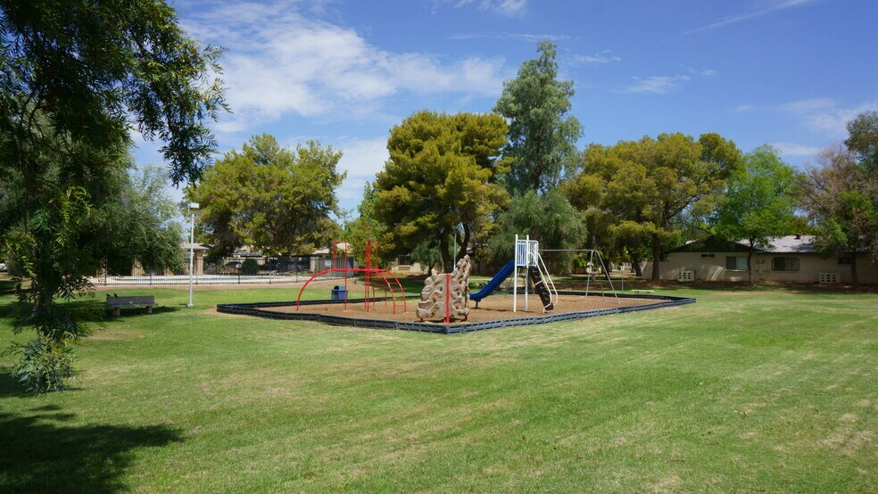 Park and playground - 3304 S Parkside Dr