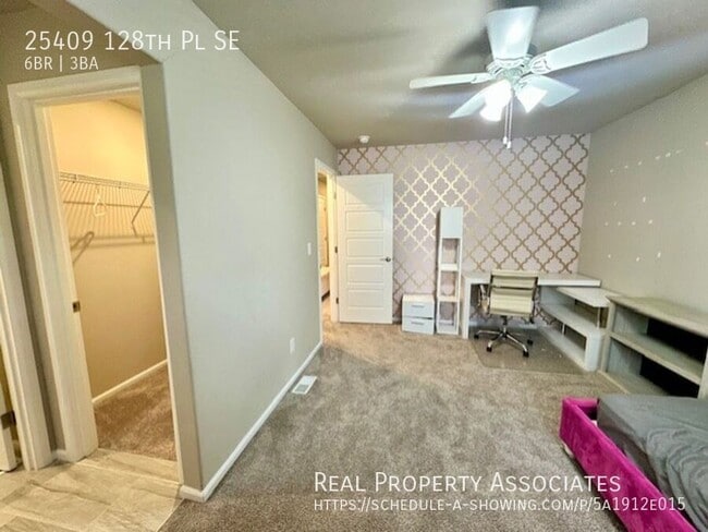 Building Photo - 25409 128th Pl SE