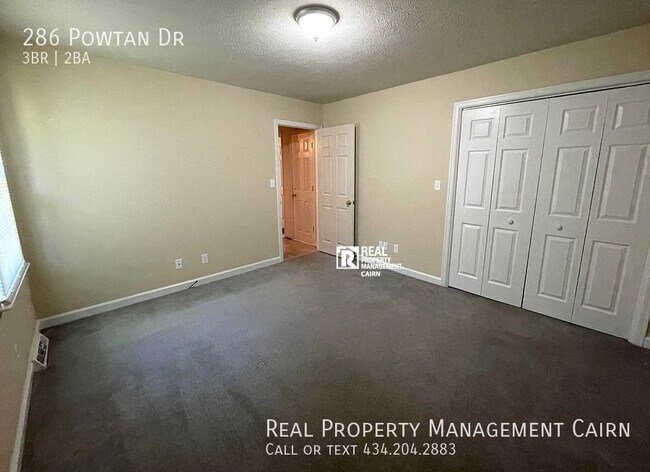 Building Photo - Spacious 3 Bedroom 2 Bath With 2 Car Garag...