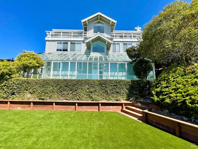 Building Photo - 67 Via Los Altos