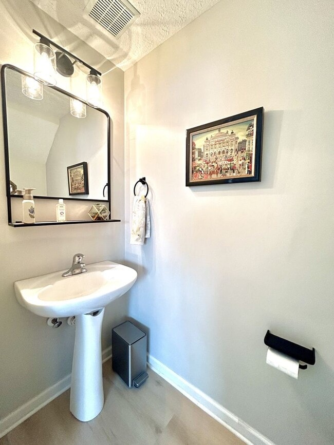 Building Photo - **UPDATED END-UNIT LENOX VILLAGE TOWNHOME ...