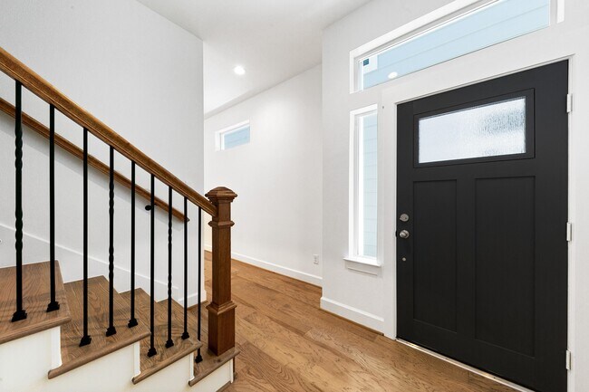 Building Photo - 1127 E 23rd St